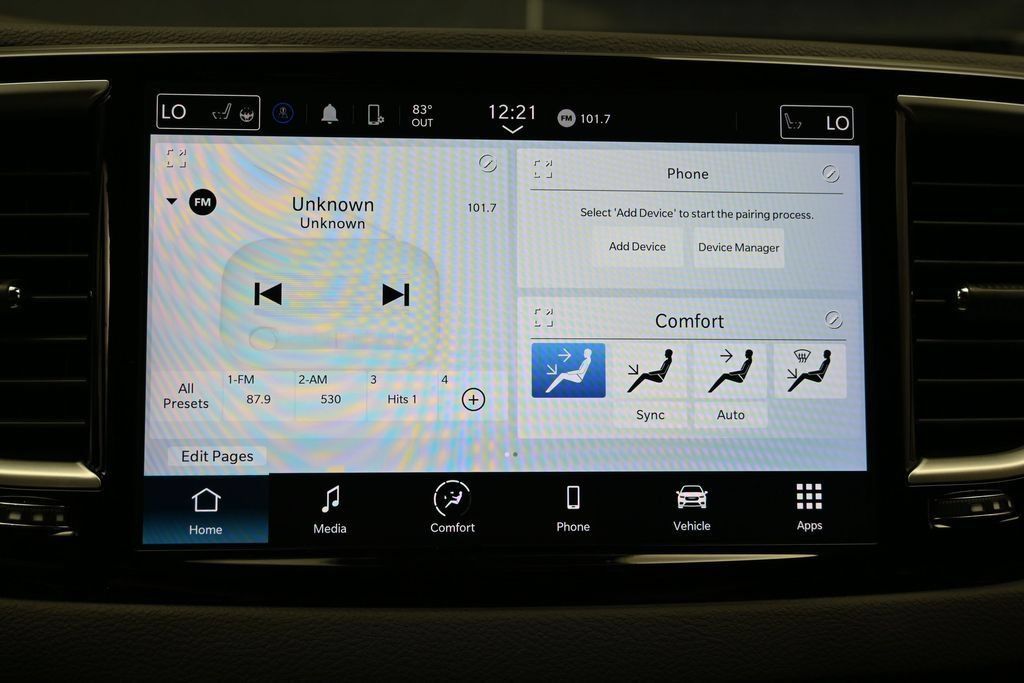 Used 2024 Chrysler Pacifica Touring-L FWD image 29