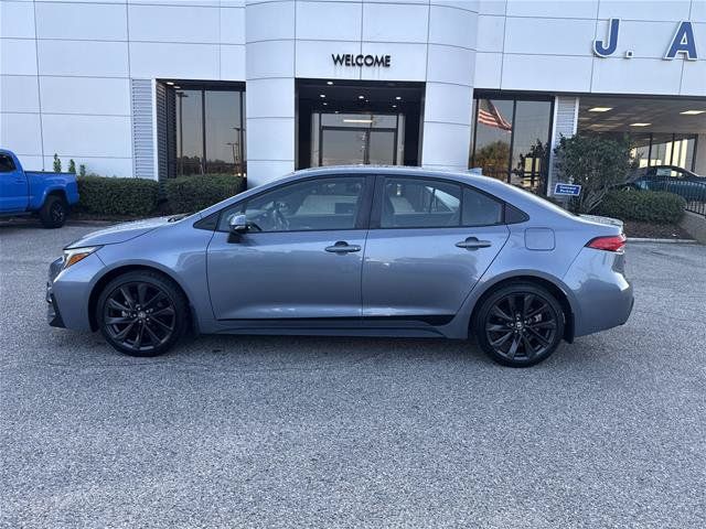 Used 2024 Toyota Corolla SE FWD image 2