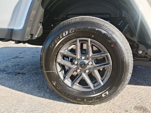 New 2026 Jeep Gladiator Sport AWD/4WD image 22