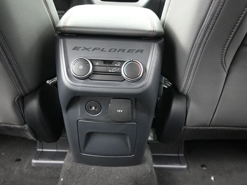 New 2025 Ford Explorer Active w/ Active Comfort Package image 15
