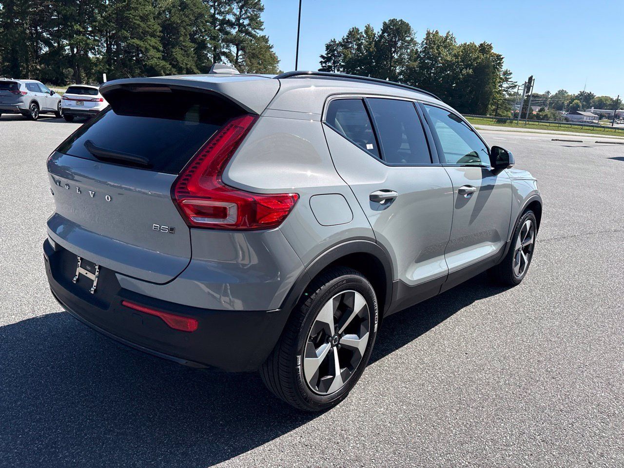 Used 2026 Volvo XC40 B5 Plus AWD/4WD image 9