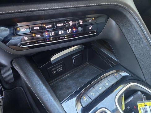 Used 2021 Buick Envision Essence w/ Technology Package I image 19