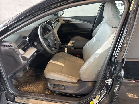 Certified 2025 Toyota Camry SE image 5