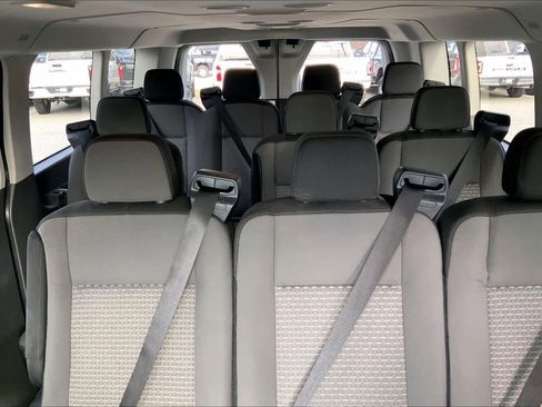 Used 2023 Ford Transit 350 XLT image 38