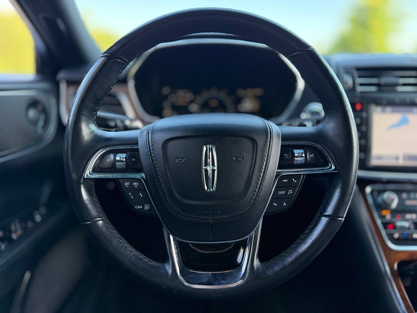 Used 2020 Lincoln Continental AWD w/ Premium Package image 25