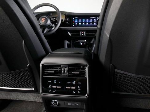 Certified 2026 Porsche Cayenne AWD/4WD image 14
