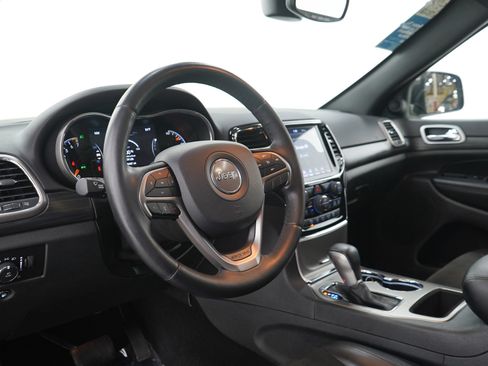 Used 2019 Jeep Grand Cherokee Altitude AWD/4WD image 21