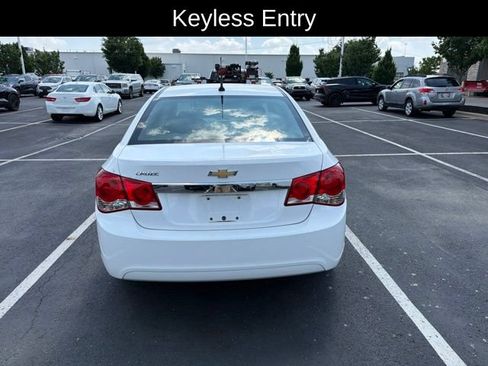 Used 2013 Chevrolet Cruze LS FWD image 4