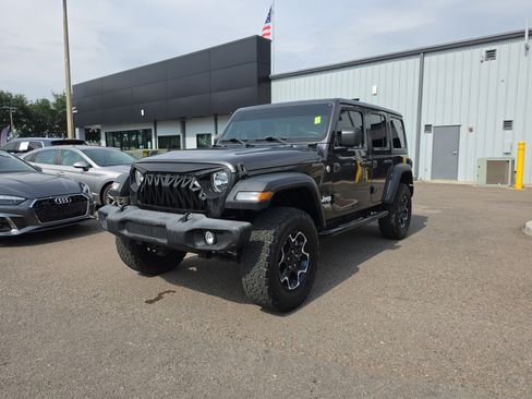 Used 2018 Jeep Wrangler Unlimited Sport S AWD/4WD image 4