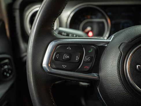 Used 2023 Jeep Gladiator Overland image 24