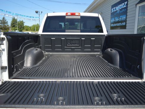 Used 2020 RAM 1500 Classic SLT RWD image 9
