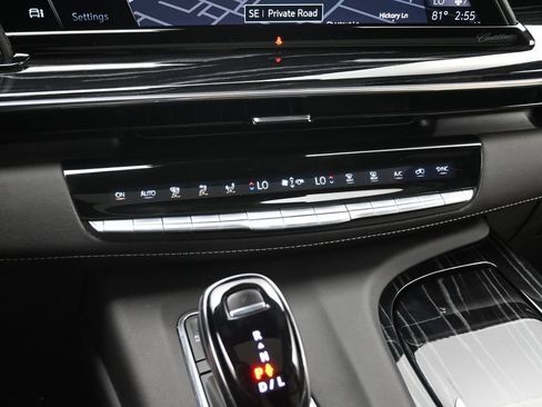 Used 2021 Cadillac Escalade ESV Sport w/ Driver Assist Tech Package AWD/4WD image 17