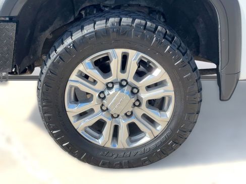 Used 2022 GMC Sierra 3500 Denali image 12