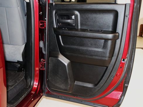 Used 2018 RAM 1500 Express image 58