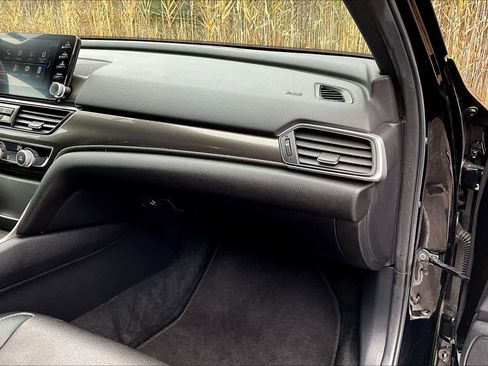 Used 2019 Honda Accord Sport image 18