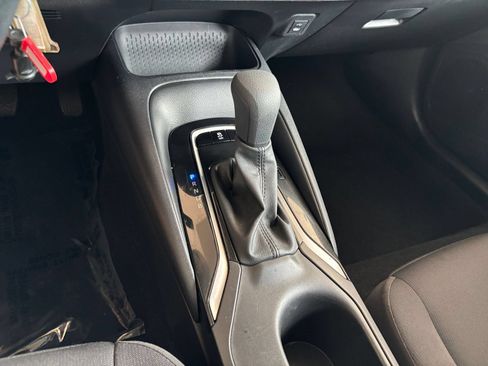 Used 2025 Toyota Corolla LE FWD image 39