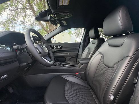 New 2026 Jeep Compass Latitude AWD/4WD image 9