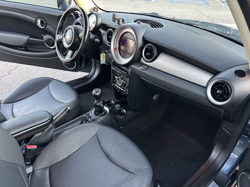 Used 2011 MINI Cooper Hardtop FWD image 22