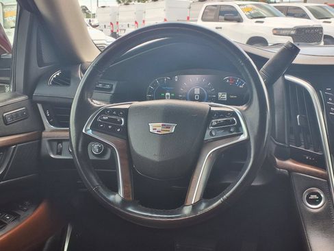 Used 2020 Cadillac Escalade Premium Luxury AWD/4WD image 22