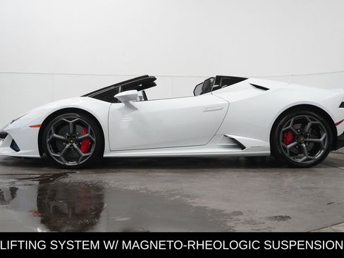 Used 2024 Lamborghini Huracan EVO image 4