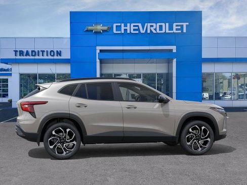 New 2026 Chevrolet Trax RS w/ Driver Confidence Package FWD image 5