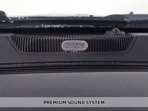 Used 2015 RAM 1500 Laramie w/ Convenience Group image 4