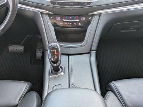 Used 2017 Cadillac XT5 Luxury AWD/4WD image 18