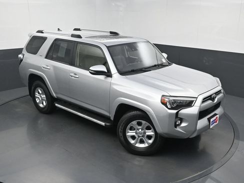 Used 2023 Toyota 4Runner SR5 Premium w/ Moonroof Package RWD image 32