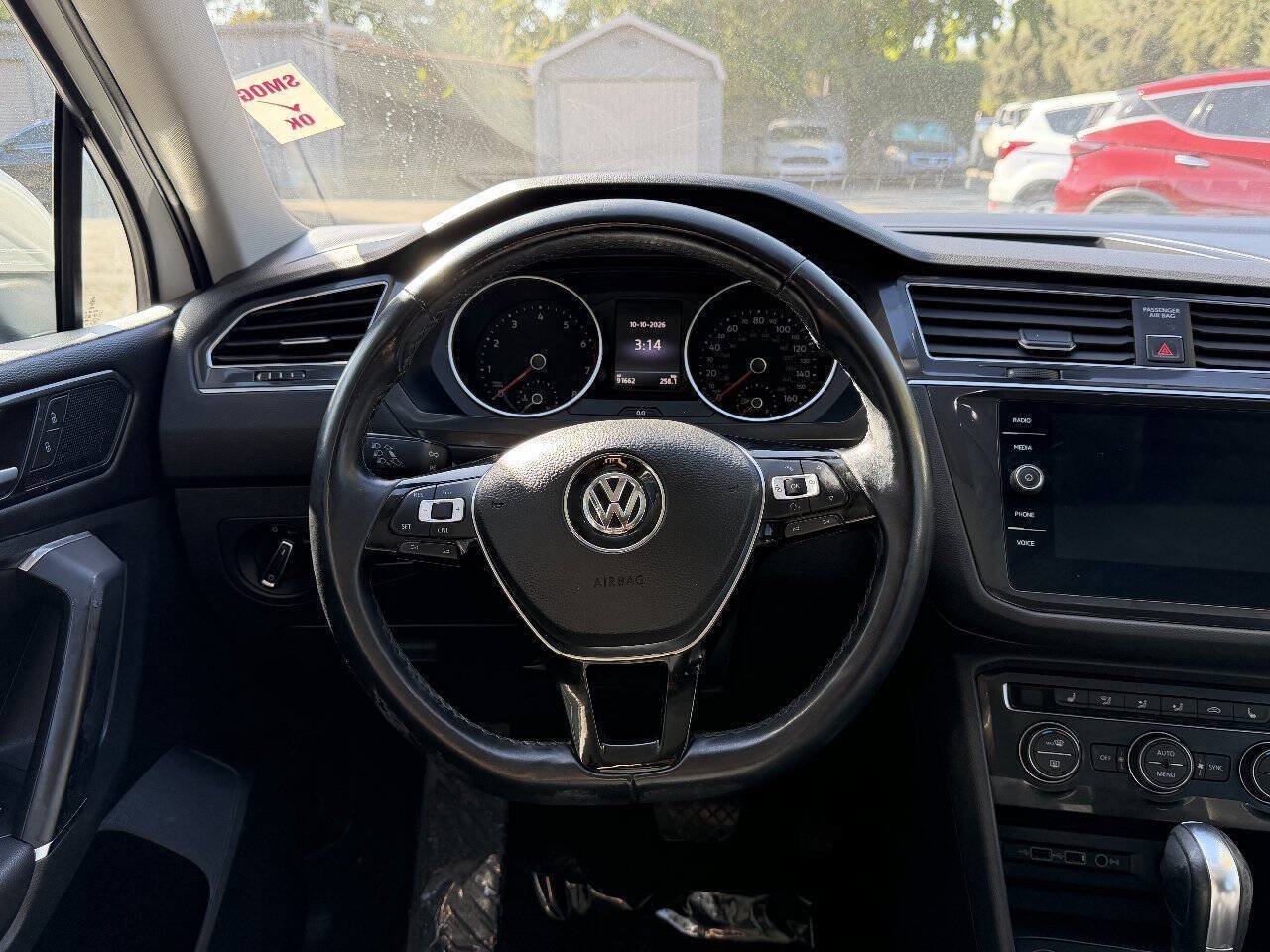 Used 2018 Volkswagen Tiguan SE w/ Panoramic Sunroof Package AWD/4WD image 10