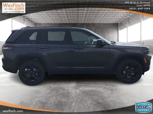 New 2025 Jeep Grand Cherokee Altitude image 4