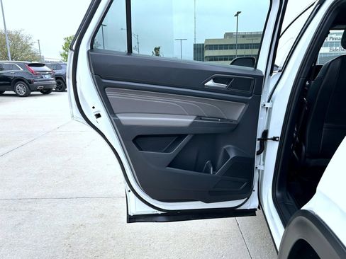 Used 2022 Volkswagen Atlas Cross Sport SE AWD/4WD image 20