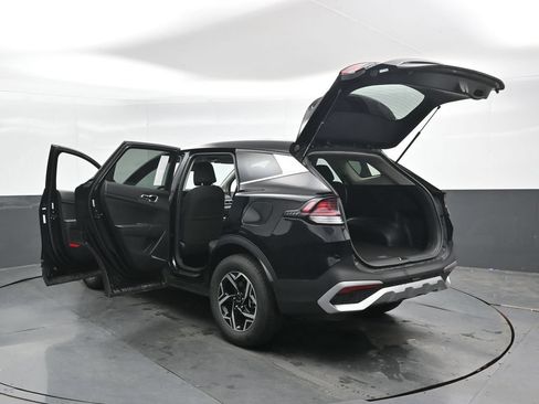 Used 2025 Kia Sportage LX AWD/4WD image 48