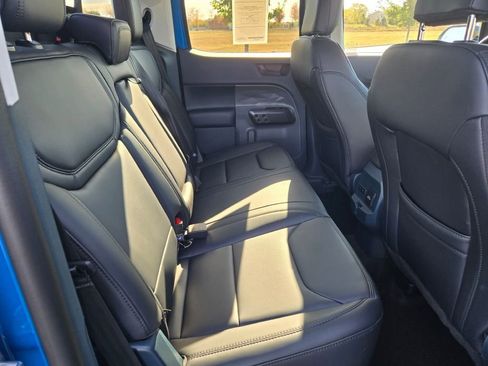 New 2025 Ford Maverick Lariat w/ Black Appearance Package image 9