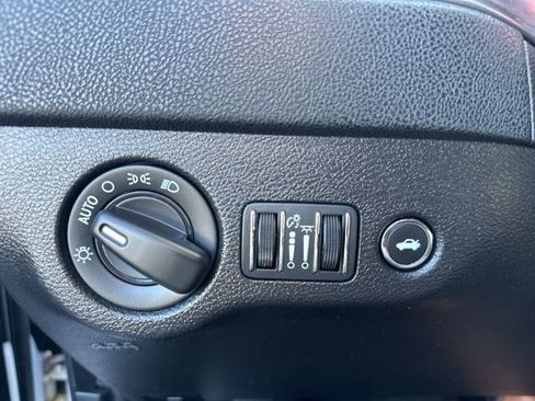 Used 2023 Dodge Charger SXT image 19