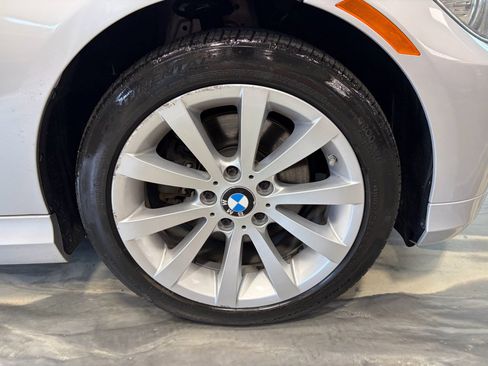 Used 2011 BMW 328i xDrive Sedan AWD/4WD image 21