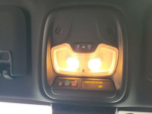 New 2024 Chevrolet Colorado LT w/ LT Convenience Package III image 36