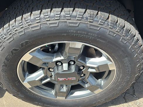New 2026 GMC Sierra 2500 SLT w/ SLT Premium Package AWD/4WD image 11
