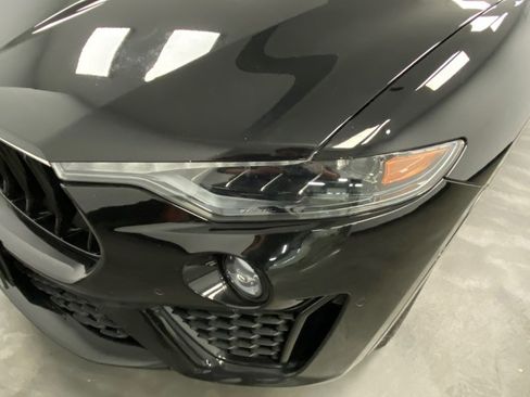 Used 2020 Maserati Levante GranSport image 11