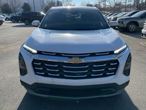 New 2026 Chevrolet Equinox LT image 2