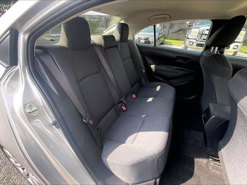 Used 2022 Toyota Corolla LE FWD image 31