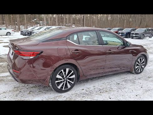 Used 2022 Nissan Sentra SV w/ SV Premium Package image 8