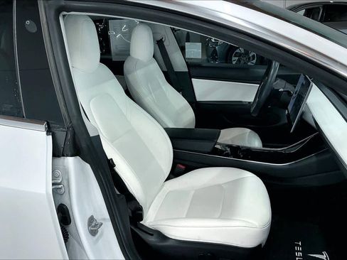 Used 2020 Tesla Model 3 Standard Range Plus image 10