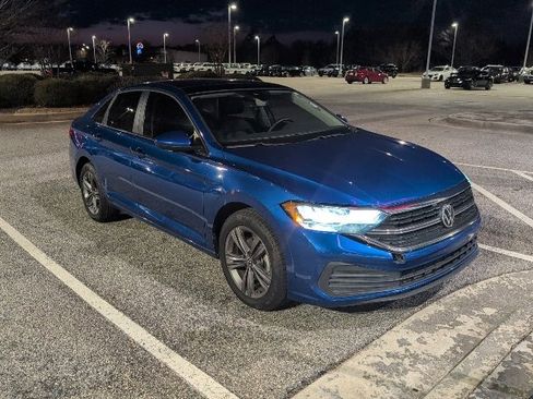 Used 2023 Volkswagen Jetta SE image 7