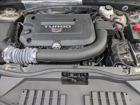 Used 2025 Cadillac XT4 Premium Luxury image 23