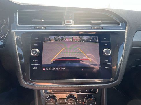 Used 2019 Volkswagen Tiguan SEL AWD/4WD image 17