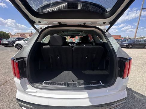 Used 2023 Kia Sorento SX AWD/4WD image 6