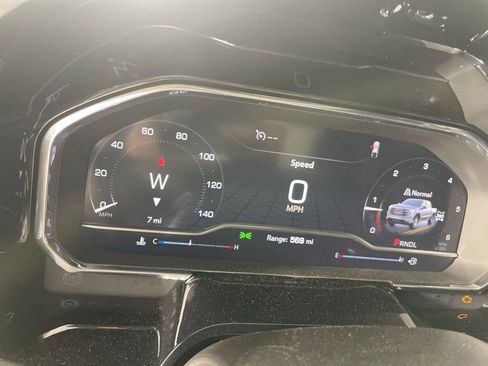 Used 2025 GMC Sierra 1500 SLE image 12