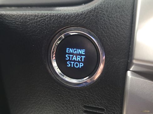 Used 2022 Toyota 4Runner Limited AWD/4WD image 18