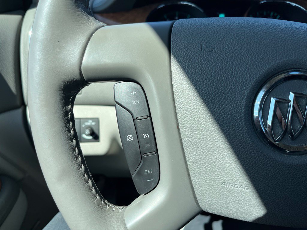 Used 2011 Buick Enclave CXL w/ Trailering Provision Package FWD image 18