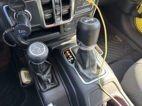 Used 2024 Jeep Wrangler Sport S image 8